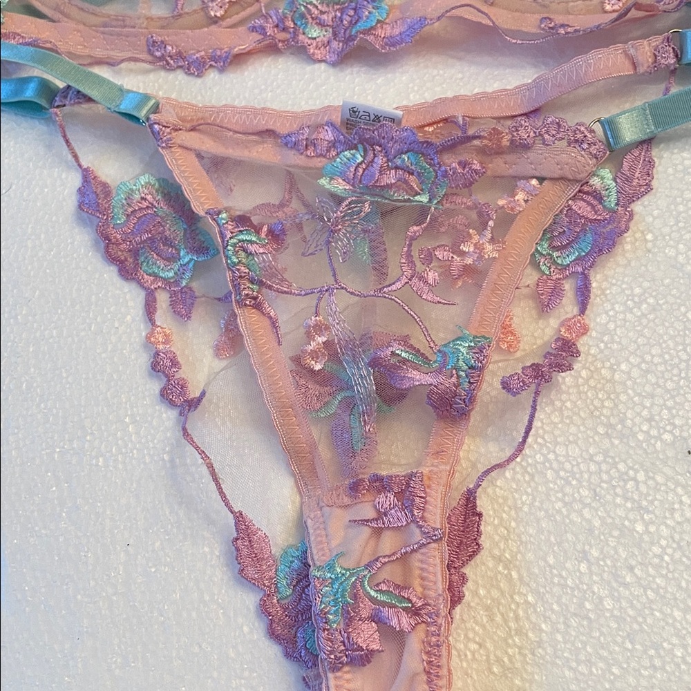 NWT La girl Elegant Floral Lace Bra Set - Pastel Pink /lavender /teal size S - Picture 5 of 13